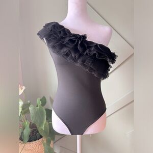 Endless rose Ruffled organza Asymmetrical one shoulder bodysuit black XS